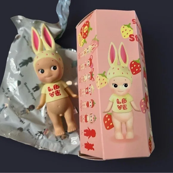 Sonny Angel Strawberry Love Series - Rabbit 🐰 - Picture 2 of 4
